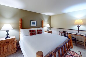 2 bedrooms, iron/ironing board, Internet, bed sheets