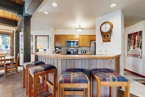 Fridge, microwave, oven, stovetop - Lovely Steamboat condo near lift with hot tubs, pool & free shuttle (Steamboat Springs)