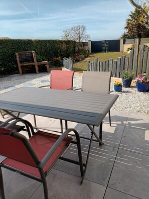 屋外ダイニングエ  リア