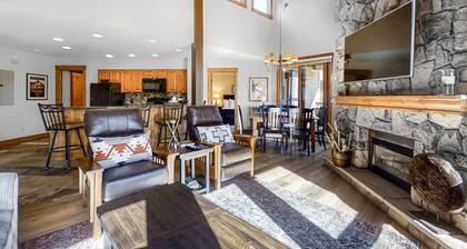 Spacious Steamboat condo with pool, hot tubs, W/D - close to skiing & hiking