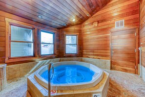 Spa - Top-floor Steamboat Springs condo near gondola with pool & hot tubs (Steamboat Springs)