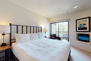 2 bedrooms, iron/ironing board, internet, bed sheets