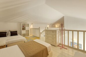 6 bedrooms, iron/ironing board