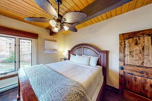 3 bedrooms, iron/ironing board, WiFi, bed sheets - Ski-In/Ski-Out Condo w/ 2 Balconies, Fireplace, Media Room & Shared Hot Tub (Steamboat Springs)