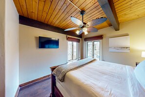 3 室のベッドルーム、アイロン / アイロン台、WiFi、ベッドシーツ