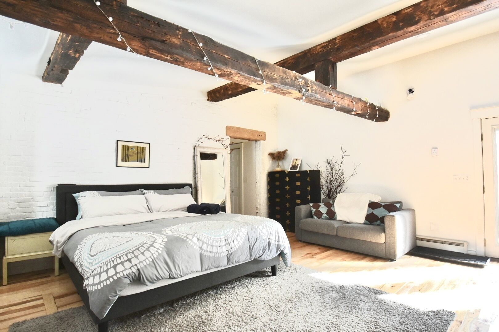 1 多间卧室、办公桌、熨斗/熨衣板、旅行婴儿床