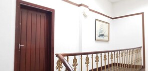 Staircase - Modern Apartment in Fantastic Location (Glasgow)