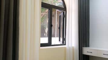 Coffres-forts dans les chambres, rideaux occultants