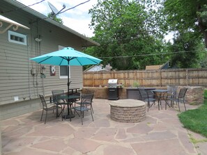 Outdoor dining - Spacious Heart of Loveland Bungalow with swingset and large yard (Loveland)