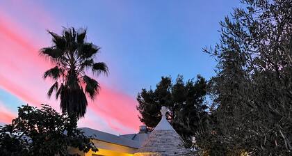 Trullo Panna Fragola - Private Villa with 4 Double Bedrooms and swimming Pool
