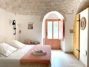 4 bedrooms, in-room safe, iron/ironing board, travel cot