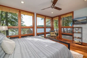 5 bedrooms, iron/ironing board, WiFi, bed sheets