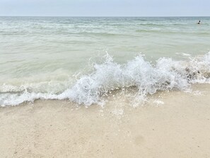 On the beach, sun loungers, beach towels - Beach Front, Balcony access from den and master, Spacious living, fully equipped (Gulf Shores)