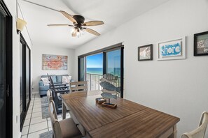 Dining - Beach Front, Balcony access from den and master, Spacious living, fully equipped (Gulf Shores)