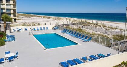 Beach Front, Balcony access from den and master, Spacious living, fully equipped