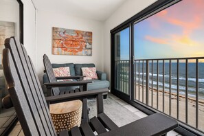 Property grounds - Beach Front, Balcony access from den and master, Spacious living, fully equipped (Gulf Shores)