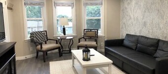 Upper West Villa-by Sanford,MidcoAqu.&CountryClub