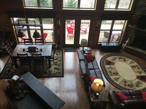 Family Cabin | Family dining