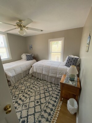 4 habitaciones, tabla de planchar con plancha y wifi gratis 