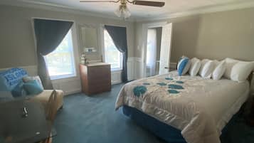 4 bedrooms, iron/ironing board, free WiFi, bed sheets