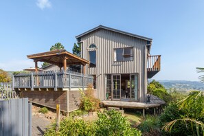 Exterior - Awesome views and perfect base for fishing trips (Coromandel)