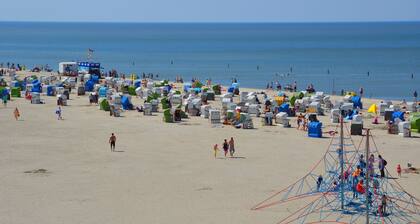 North Sea coast, natural beach within walking distance, apartment on the dike!