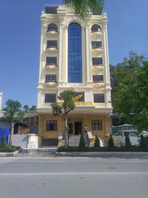 Front of property - Prosperity Ha Long Hotel (Ha Long)