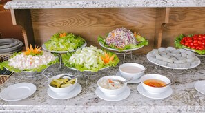 Daily buffet breakfast (VND 120000 per person)