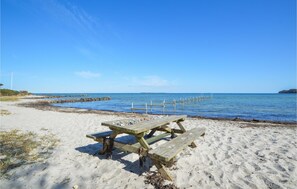 Una spiaggia nelle vicinanze
