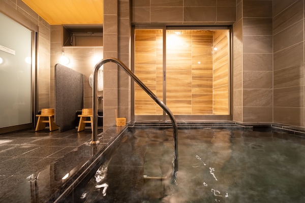 Hot springs/mineral springs