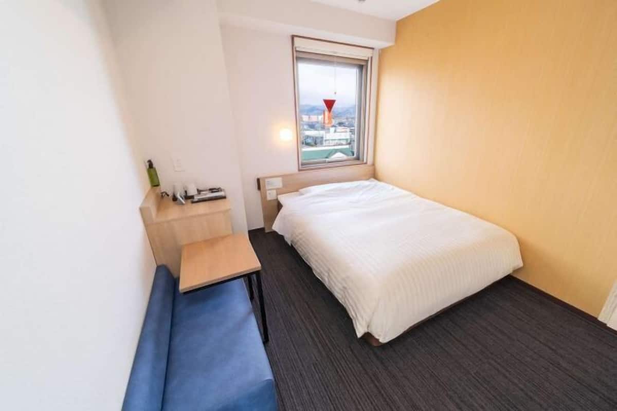 1 bedroom, desk, laptop workspace, free WiFi