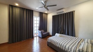 6 Schlafzimmer, Zimmersafe, Verdunkelungsvorhänge