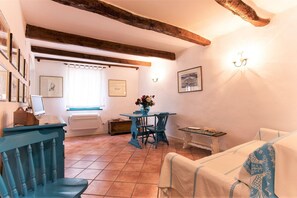 Interior - Alguerhome CASA TURCHESE: a turquoise nest in the old town (Alghero)