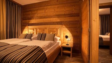Deluxe Apartment, 2 Bedrooms, Sauna, Mountain View (5) | 2 bedrooms, individually furnished, desk, free WiFi