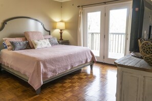 4 bedrooms, WiFi, bed sheets