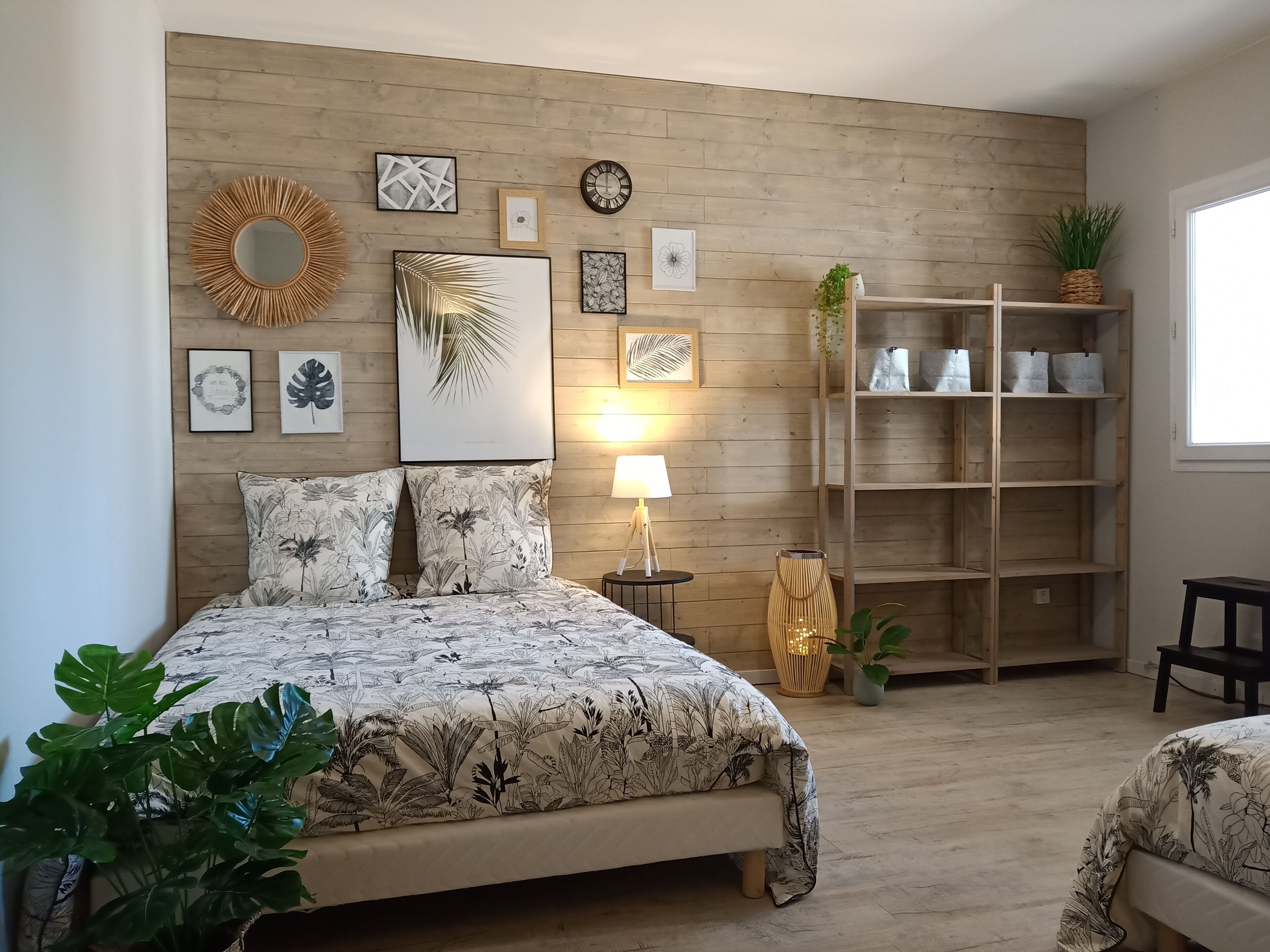 chambre palmiers lit 1