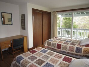 3 bedrooms, iron/ironing board, Internet
