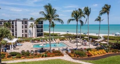Sundial D310 Charming beachfront getaway!
