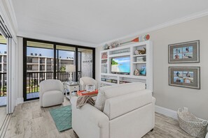 Una Smart TV, libros