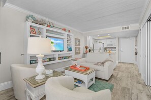 Interior - Sundial D310  Charming beachfront getaway! (Sanibel)