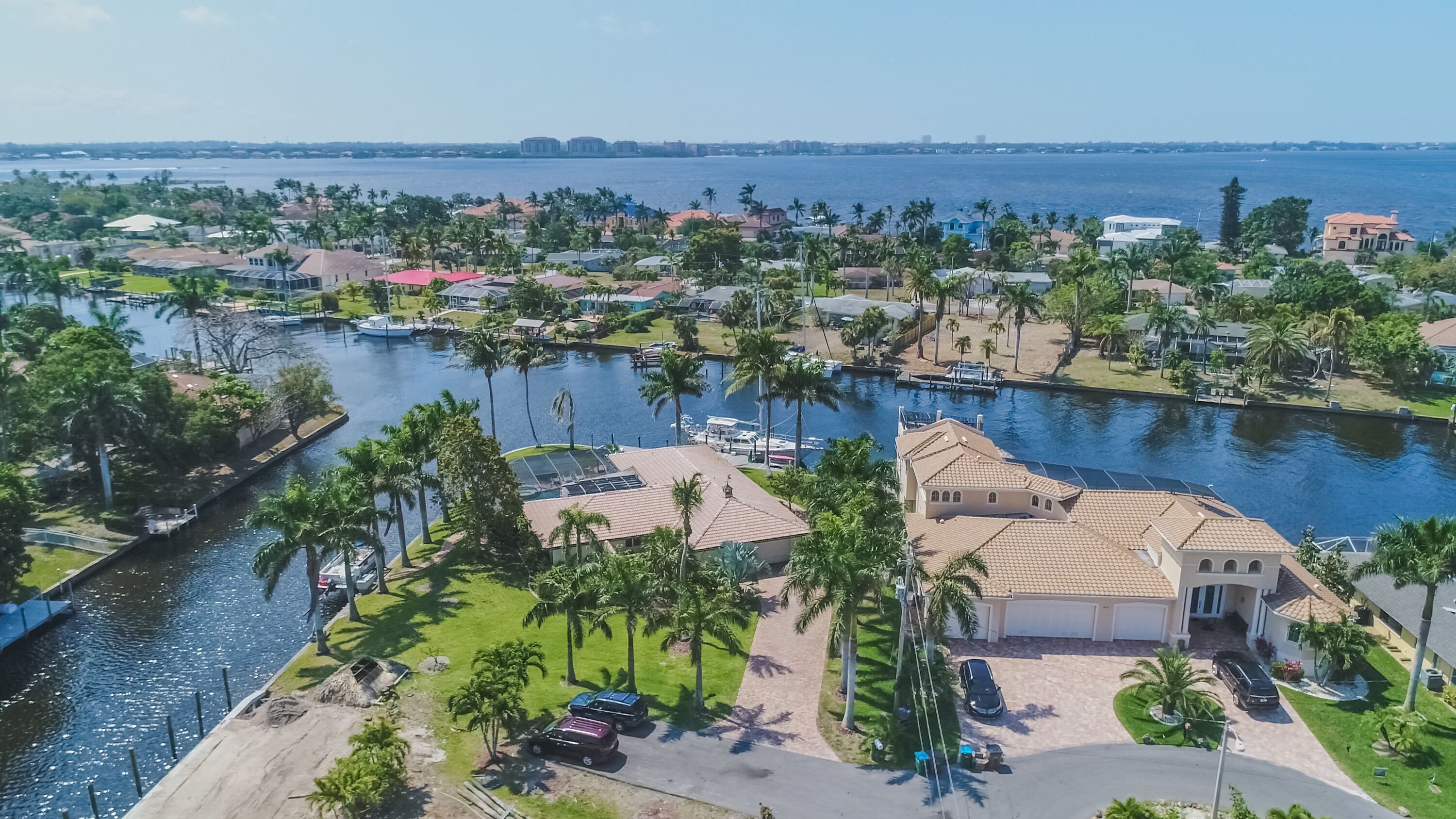 Happy Cape 27 - in the heart of the Yacht Club Area, a boaters dream