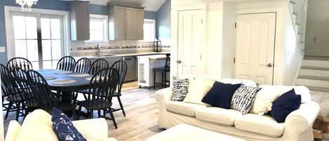 スマートテレビ、書庫、書斎 / ワークスペース