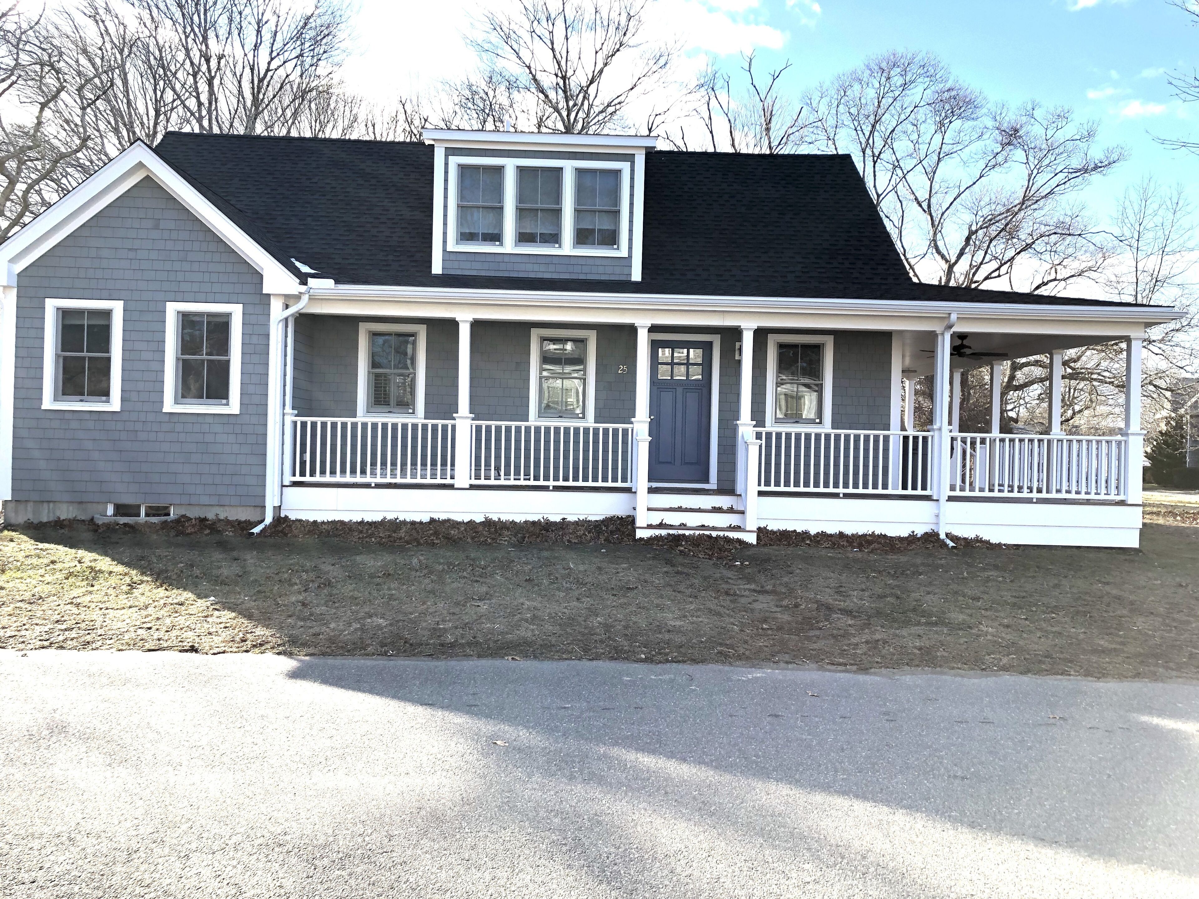 Home in Oak Bluffs near everything you want! Walk to Inkwell Beach in 7 min.