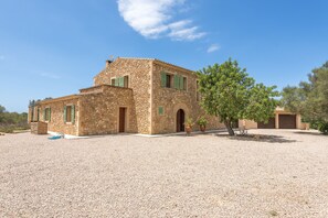Exterior - Luxurious air conditioned contemporary finca with large heated pool (Cas Concos)