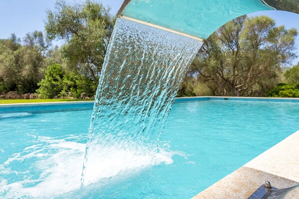 حمّام سباحة خارجي