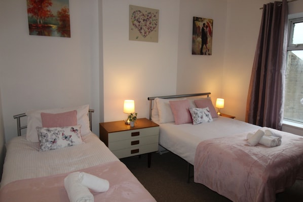 Maison, 3 chambres, non-fumeurs, cuisine | 3 chambres, fer et planche à repasser, Wi-Fi gratuit, draps fournis