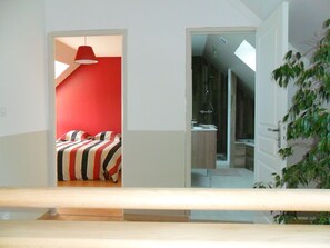 10 quartos, ferros/tábuas de passar roupa, Wi-Fi