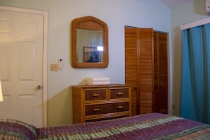 Cofres nos quartos, individualmente decorados