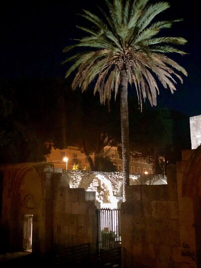 Suite San Saturnino historic center