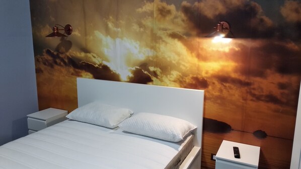 2 bedrooms, iron/ironing board, WiFi, bed sheets